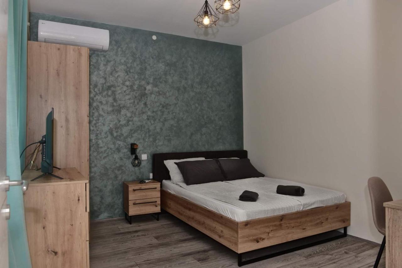4-Teen Jagodina Luaran gambar